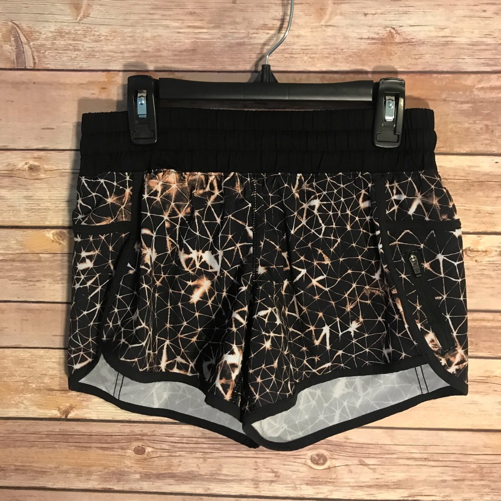 Lululemon Tracker Shorts Stretch Star Crushed sz 4